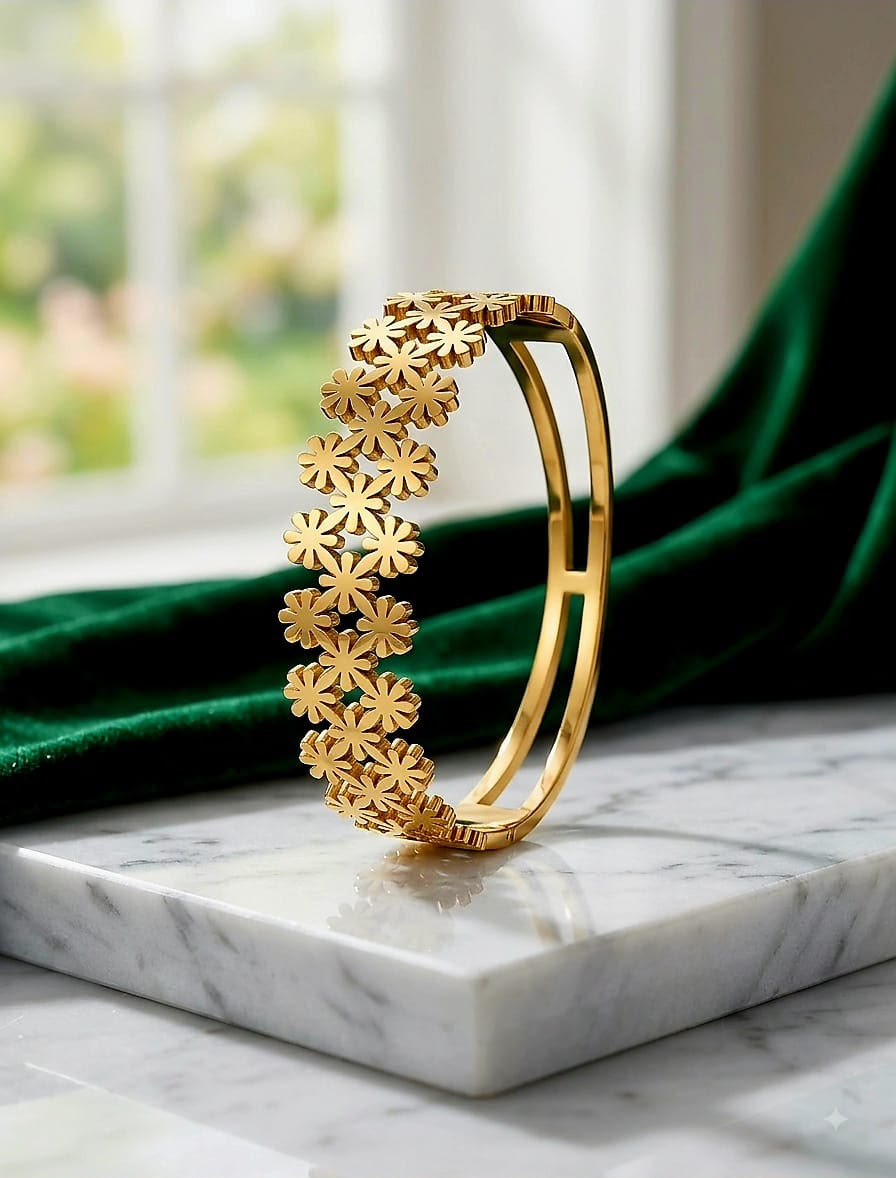 Marguerite Daisy Bangle